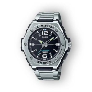 Ezüst színű Casio férfi karóra fekete számlappal, világító mutatókkal és vízállóságot jelző felirattal.