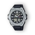 Fekete számlapos, ezüst széllel ellátott Casio MWA-300H-1AVDF karóra, digitális kijelzőkkel és vízállósággal.