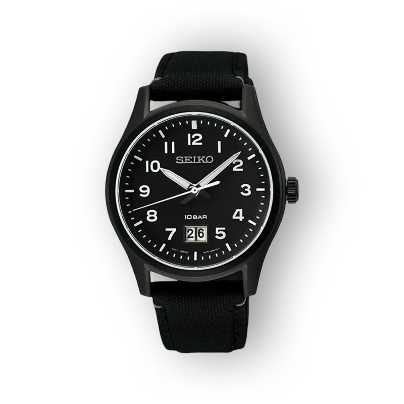Fekete tárcsás Seiko férfi óra, fehér számokkal, dátumkijelzővel, fekete szövet szíjjal, elegáns és sportos dizájnnal.