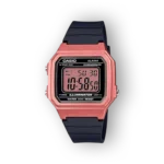 Rózsaszín fém házú Casio digitális óra, fekete szilikon szíjjal, világító kijelzővel, vízállóság 50 méterig.