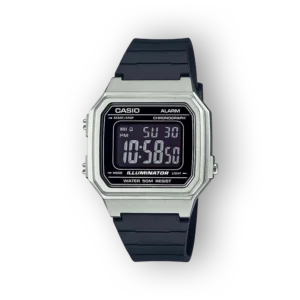 Fekete háttéren látható a Casio digitális karóra, ezüst színű tokban, fekete szilikon szíjjal, digitális kijelzővel és világítással.