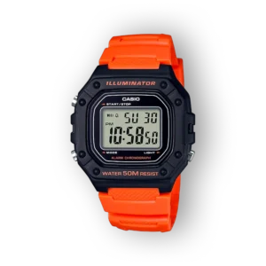 Fekete háttér előtt álló Casio digitális óra, narancssárga szilikon szíjjal, világos LCD kijelzővel és vízállósági jelzéssel.