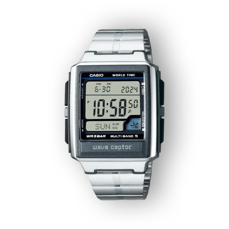 Ezüst színű Casio Wave Ceptor karóra digitális kijelzővel, világidő, vízállóság, és a pontos idő látható rajta.