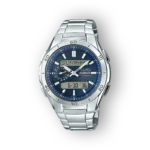 Fém szíjjal és kék számlappal ellátott Casio digitális-analóg karóra, többfunkciós kijelzővel.
