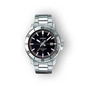 Fém, ezüst színű karóra, fekete számlappal, fehér és narancssárga mutatókkal, 50 m vízállósággal és dátum kijelzővel.