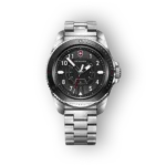 Victorinox fekete számlapos acél karóra elölnézetben.