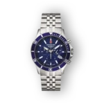 Swiss Alpine Military karóra kék számlappal és acél szíjjal.