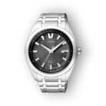 Citizen Super Titanium AW1240-57E karóra, ezüst színű fém szíjjal és sötét, csíkozott számlappal.