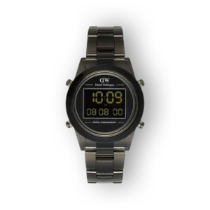 Daniel Wellington digitális kronográf karóra, fekete háttérrel és ezüst szíjjal, világító kijelzővel.