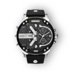 Diesel fekete nagy számlapos karóra előlnézetben