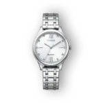 Citizen Eco-Drive EM0500-73A karóra ezüstszínű fémszíjjal és fehér számlappal.
