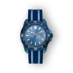 Guess kék karóra elölnézetből, piros szíjjal.