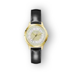 Aranyló Guess karóra fekete bőrszíjjal, csillogó számlappal és díszítésekkel.