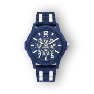 Kék Guess óra, struktúrált szíjjal és világos számlappal, részletes óraszerkezettel.