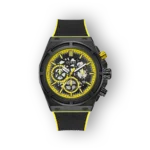 Fekete és sárga Guess karóra, fényes számlappal, részletes kronográf funkciókkal.