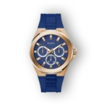 Kék szíjú Guess GW0799G2 férfi karóra aranyszínű részletekkel és három kronográf funkcióval.