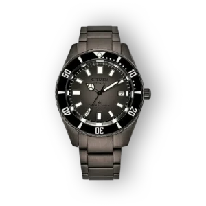 Citizen Promaster NB6025-59H óra fekete számlappal és titánium karkötővel, 200 méteres vízállósággal.