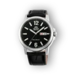 Orient Automatic karóra fekete számlappal és bőrszíjjal.