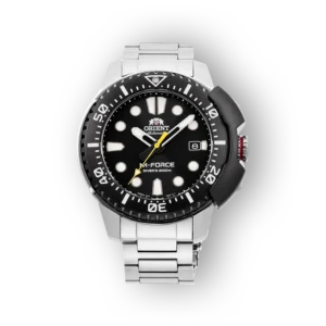 Orient M-Force automata búváróra fekete számlappal és ezüst szíjjal.