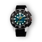 Orient M-Force automata búváróra fekete szíjjal, vízállósággal.