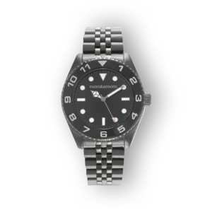 Roccobarocco RB.4886M-07M fekete órájának elölről készült képe.