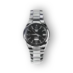 Seiko karóra fekete számlappal és fém szíjjal