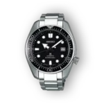 Seiko búváróra fekete számlappal és fém szíjjal